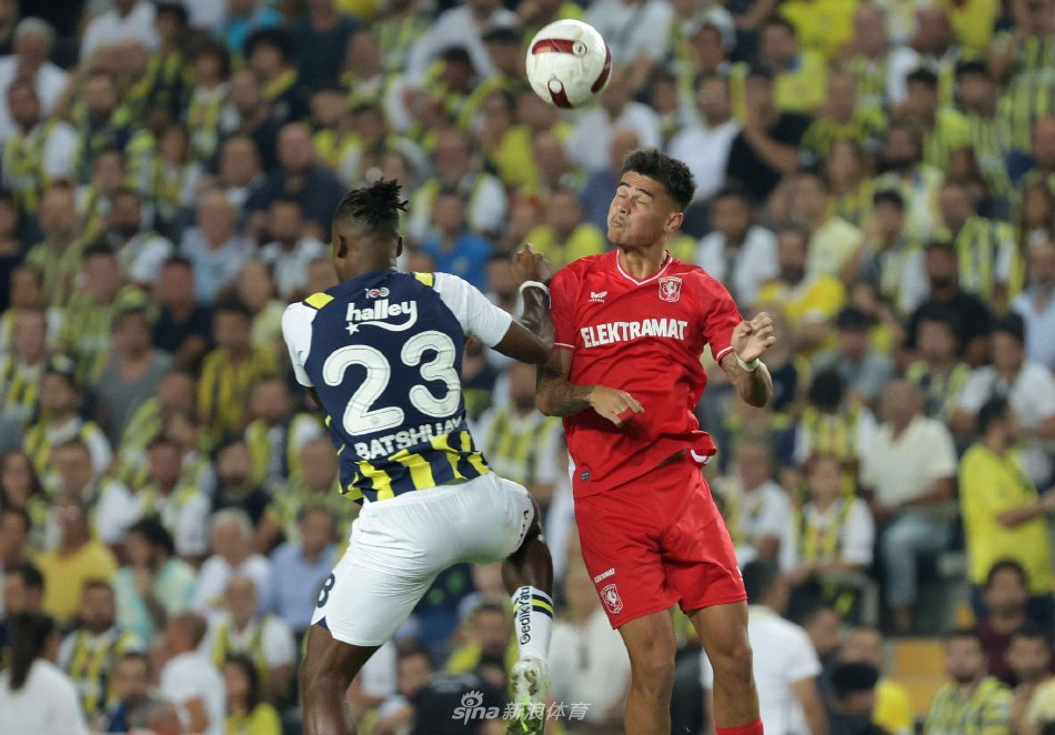 随着C罗 随着C罗